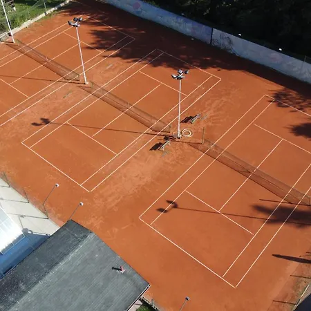 מלון Raj Sportovni A Rekreacni Branzez 3*