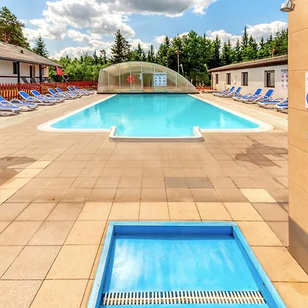 Raj Sportovni A Rekreacni Branzez מלון 3*