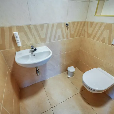 Raj Sportovni A Rekreacni Branzez מלון 3*