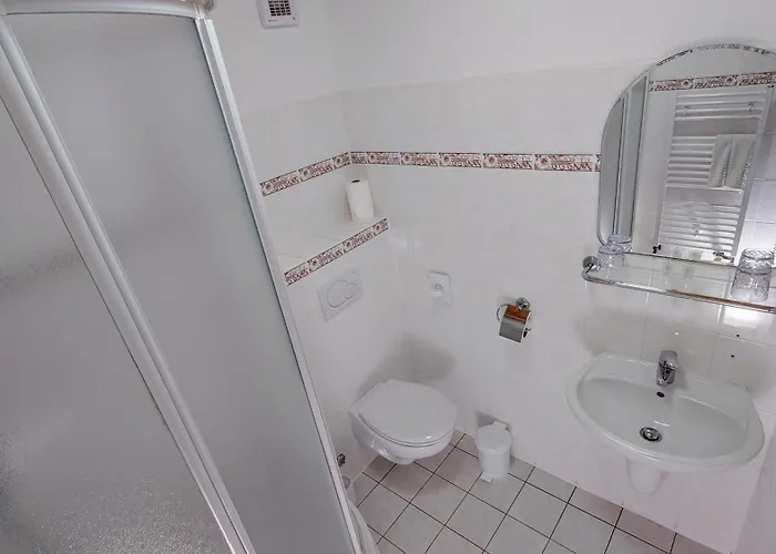 Hotel Raj Sportovni A Rekreacni Branzez 3*