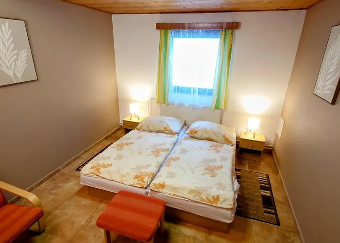 Raj Sportovni A Rekreacni Branzez 3* Kněžmost