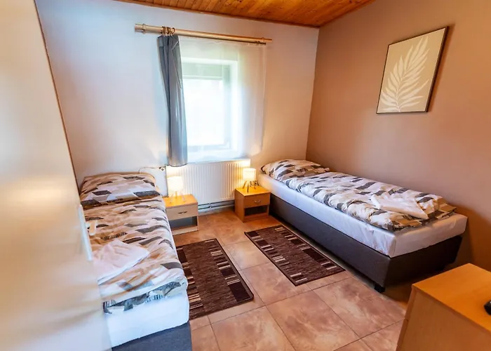Raj Sportovni A Rekreacni Branzez Hotel Kněžmost