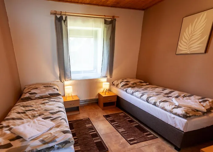 Raj Sportovni A Rekreacni Branzez 3* Kněžmost