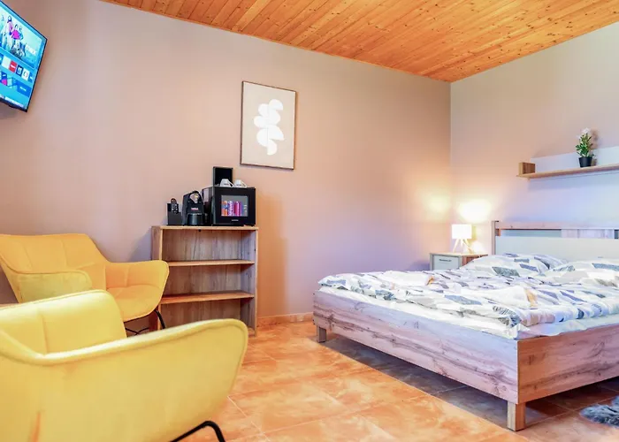 Raj Sportovni A Rekreacni Branzez Hotel Kněžmost