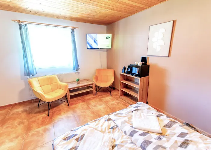 Raj Sportovni A Rekreacni Branzez Hotel 3*